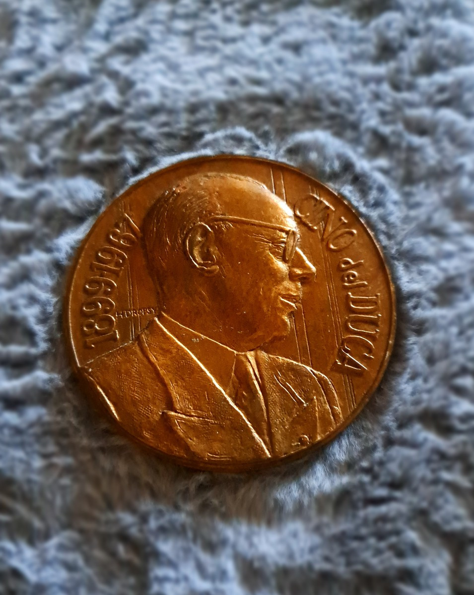 Cino De Duca Bronze Medal. Year 1969.