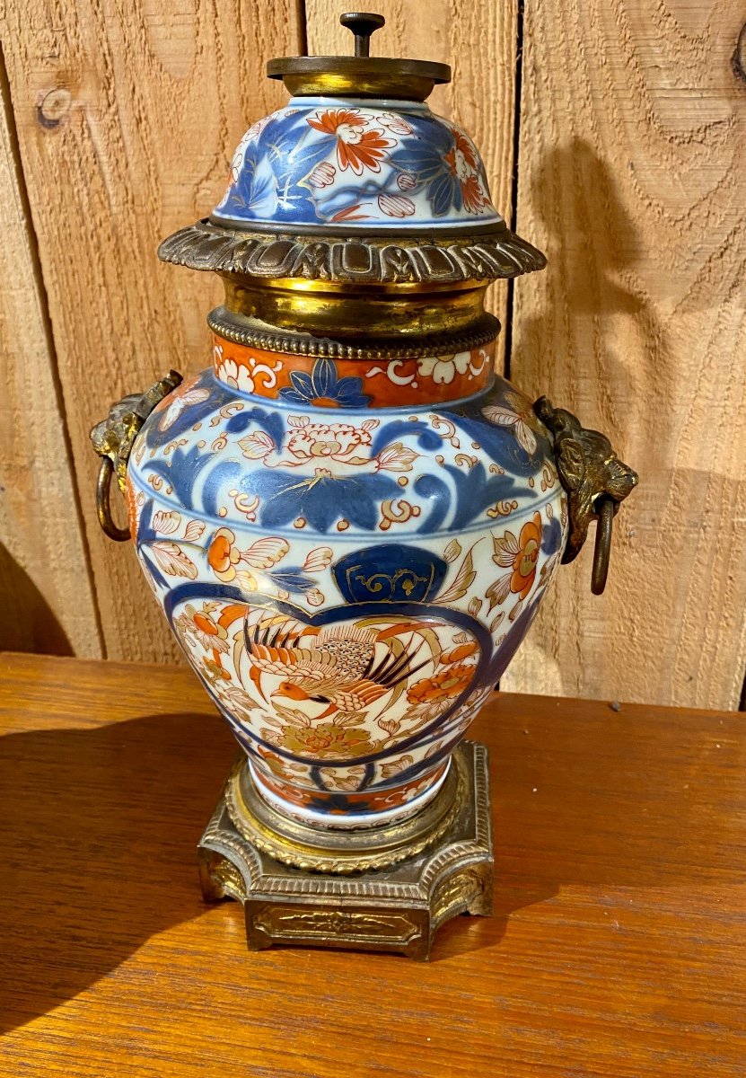 Imari Pot Couvert En Porcelaine XIXème 