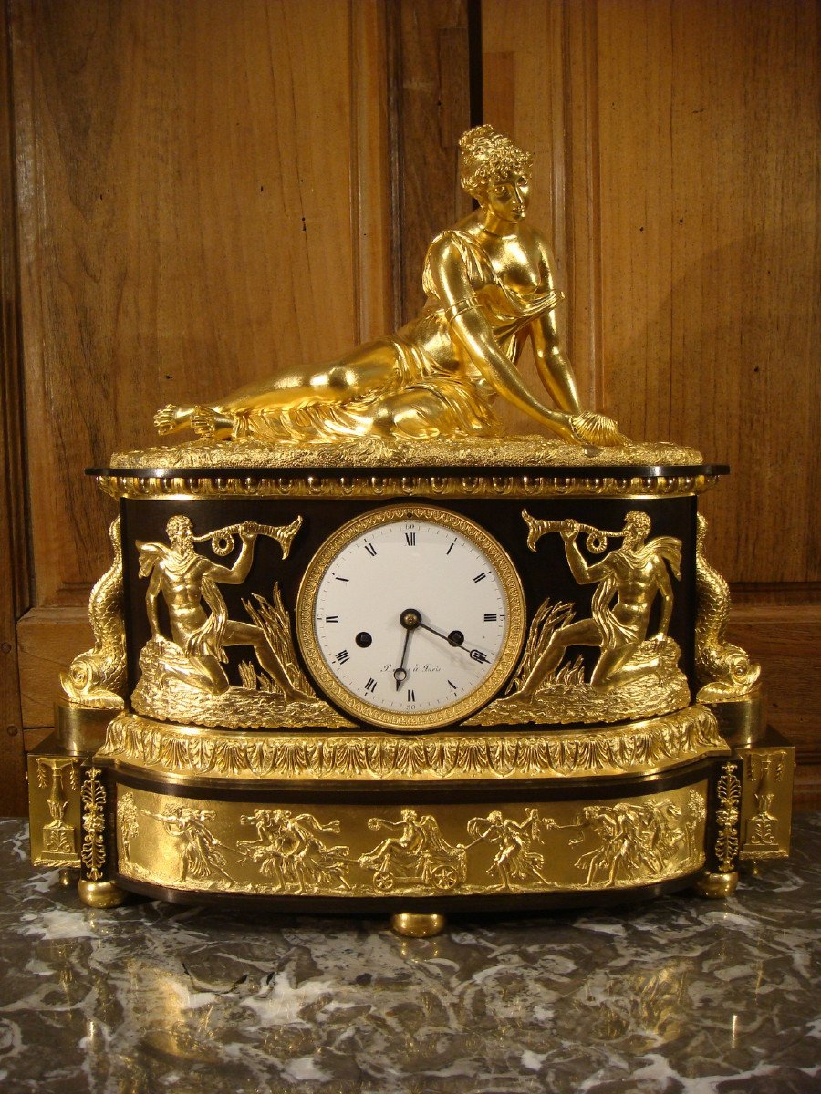 Pendule En Bronze  » Nymphe A La Coquille «  Epoque Empire Restauration 