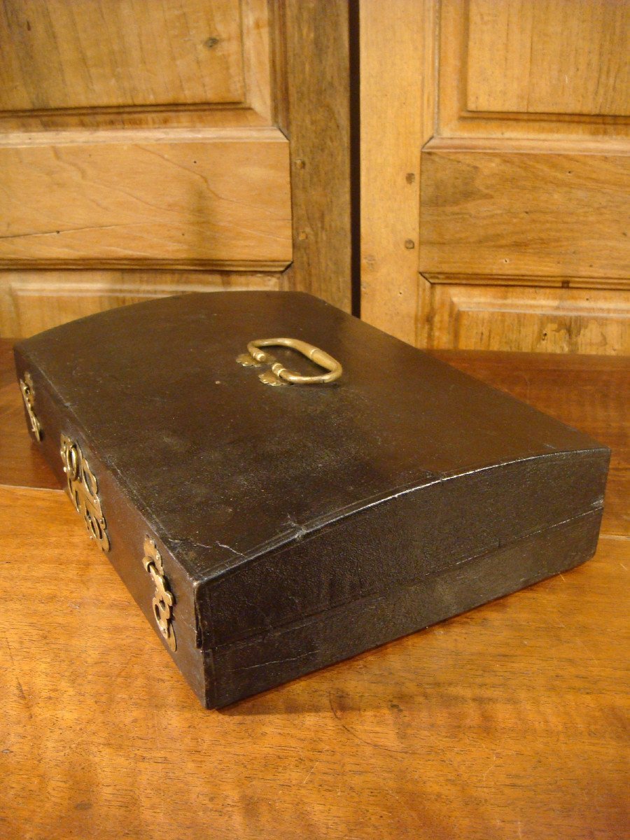 Coffret De Voyage A Ecriture En Cuir Gaine Epoque Louis XIV-photo-4