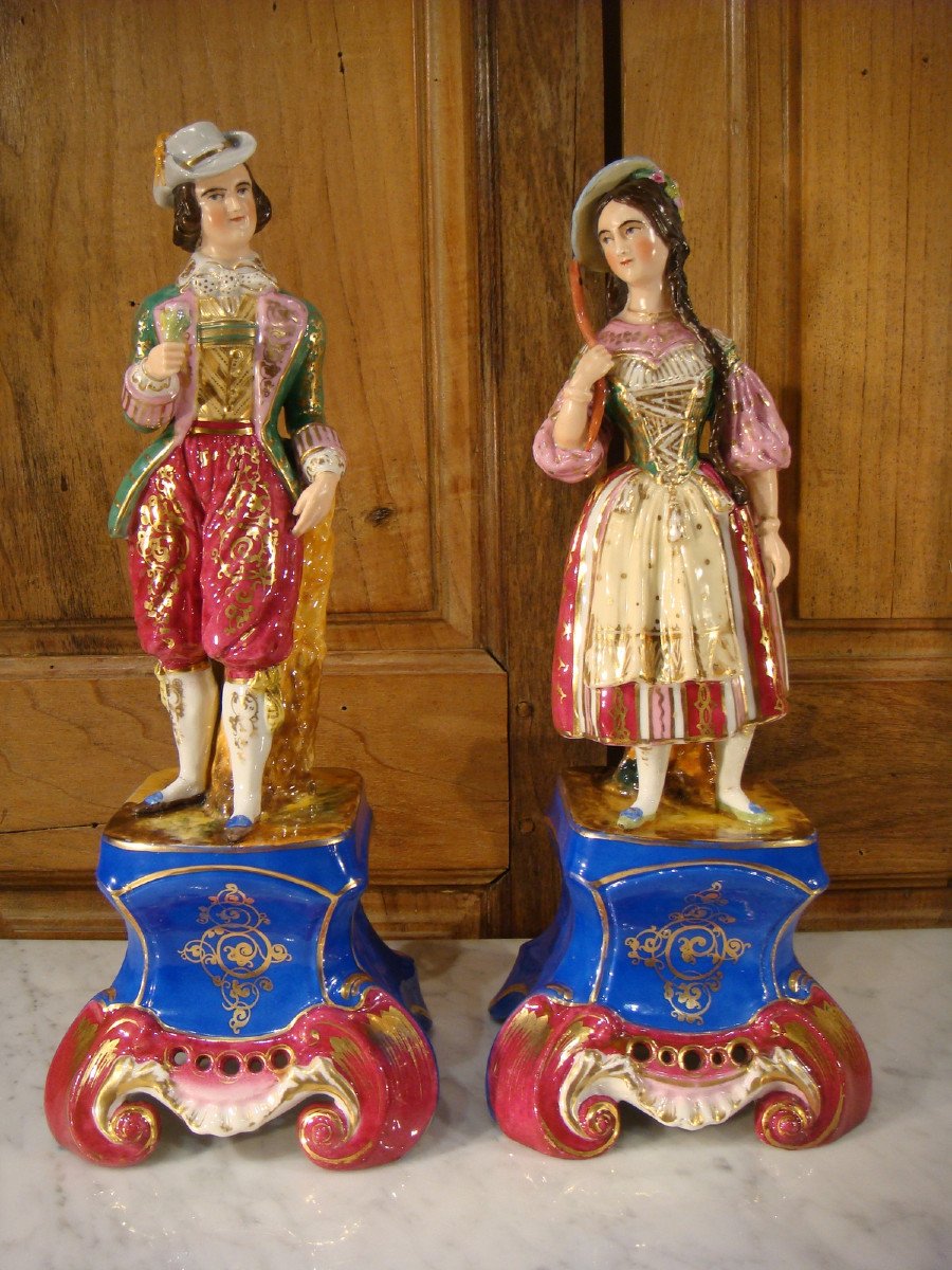 Paire De Personnages Pique Fleurs En Porcelaine Epoque XIX ème Siècle-photo-2