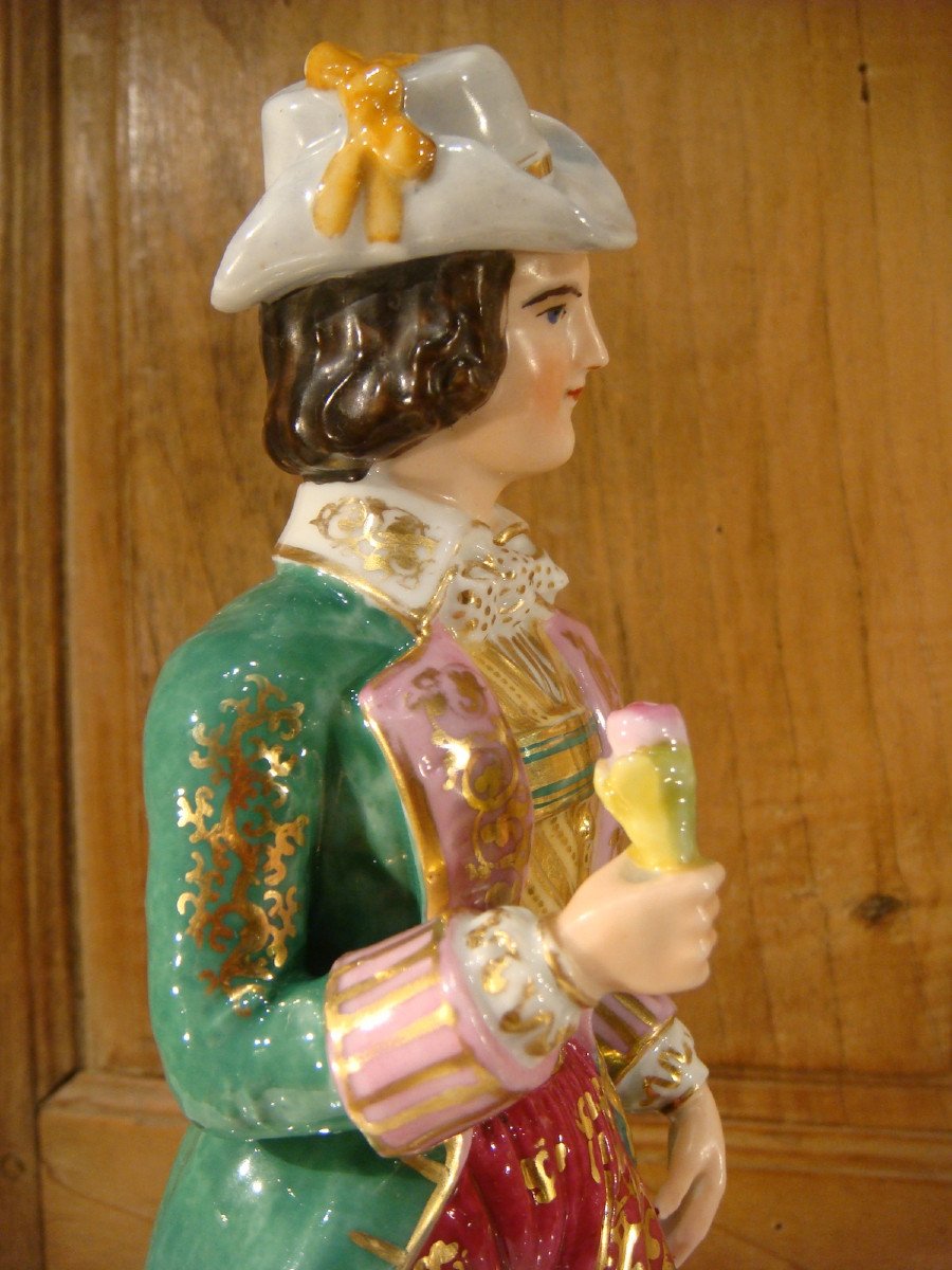 Paire De Personnages Pique Fleurs En Porcelaine Epoque XIX ème Siècle-photo-2