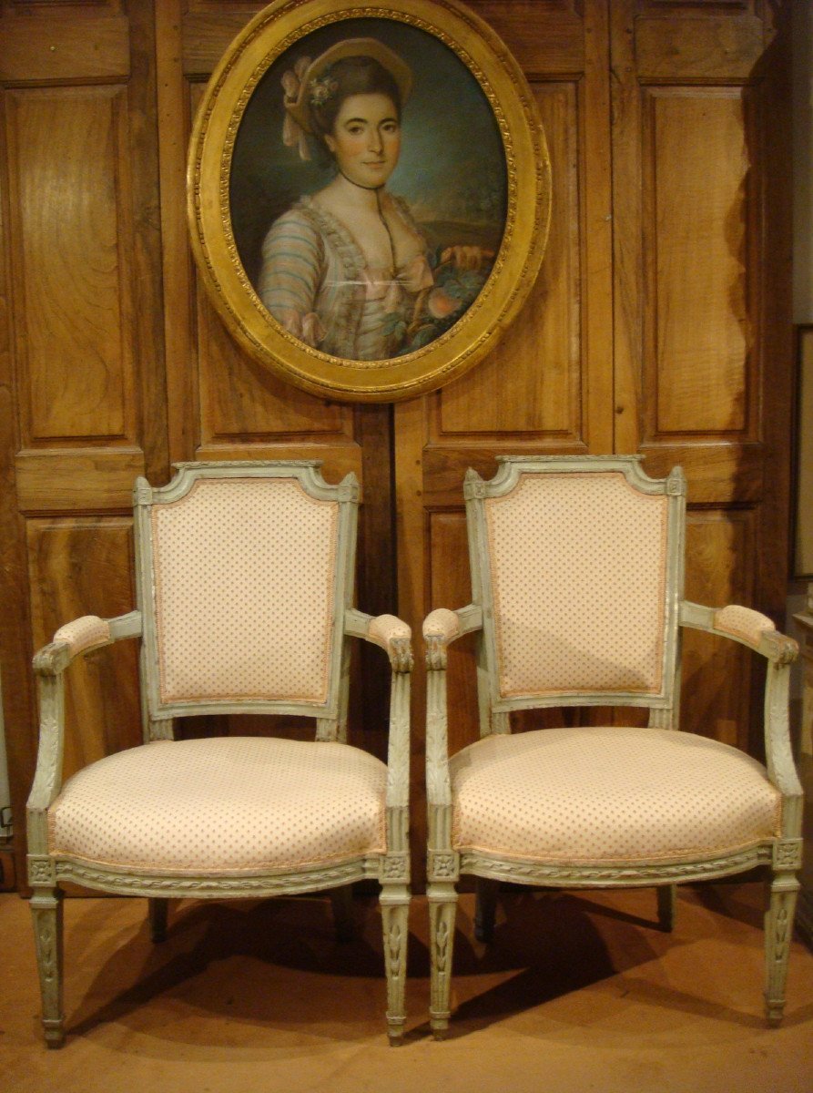 Paire De Fauteuils Cabriolets Laque Epoque Louis XVI