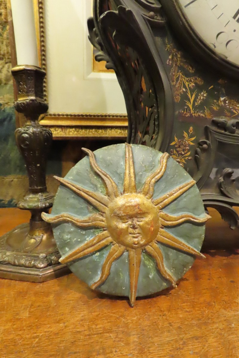 Radiant Sun Head In Carved And Gilded Wood, 18th Century 