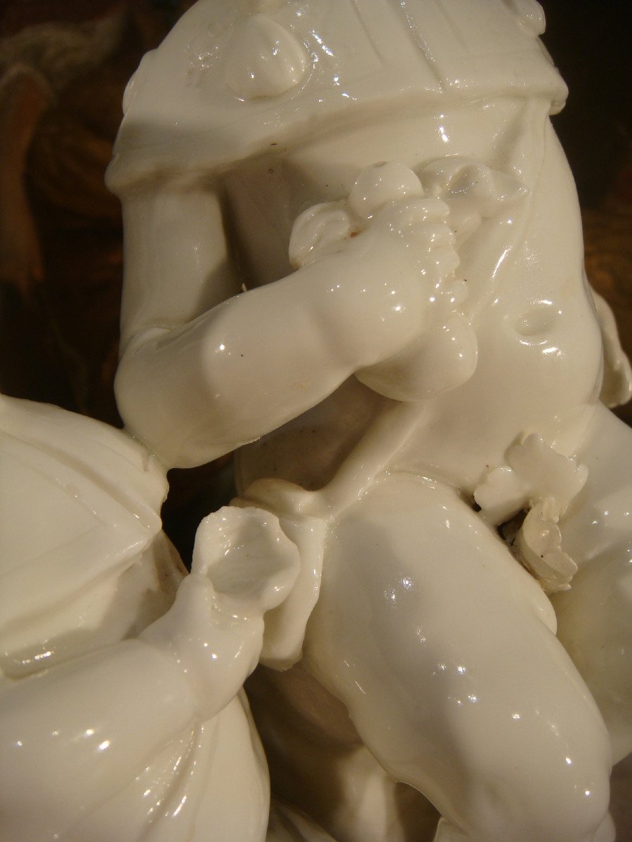 Pair Of Soft Porcelain Sculptures From Chantilly-photo-6