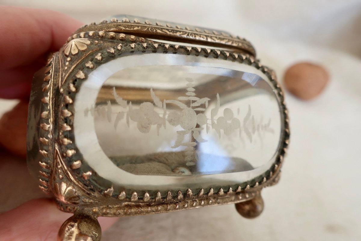 Jewelry Box, Small 19th Century Second Empire Box In Brass And Engraved Crystal.-photo-5