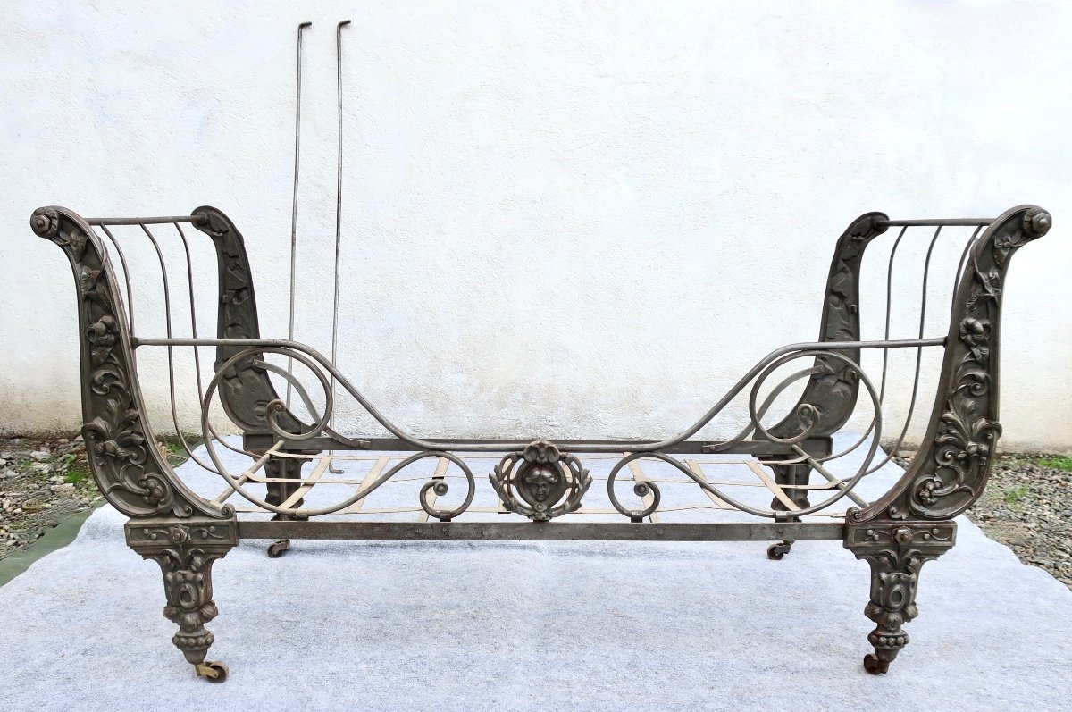 Foldable Children's Bed "swan Neck" In Sculpted Cast Iron, 19th Century.-photo-4