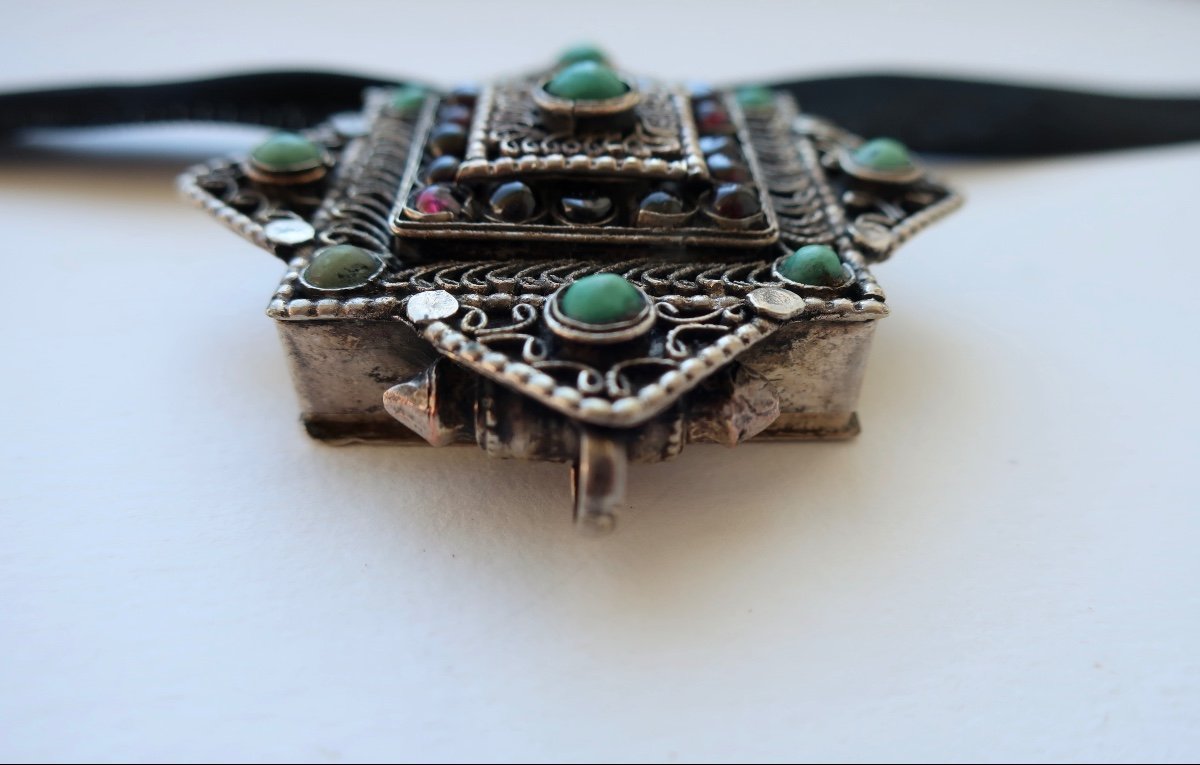 Ethnic Jewelry: "ga'u" Amulet Box Pendant From Ladakh, 20th Century-photo-2