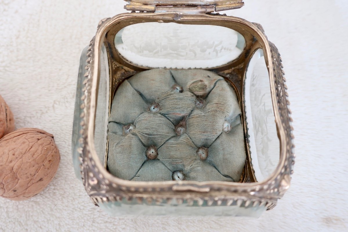 19th Century Second Empire Jewelry Box In Brass And Engraved And Beveled Crystal, Very Good Condition.-photo-2