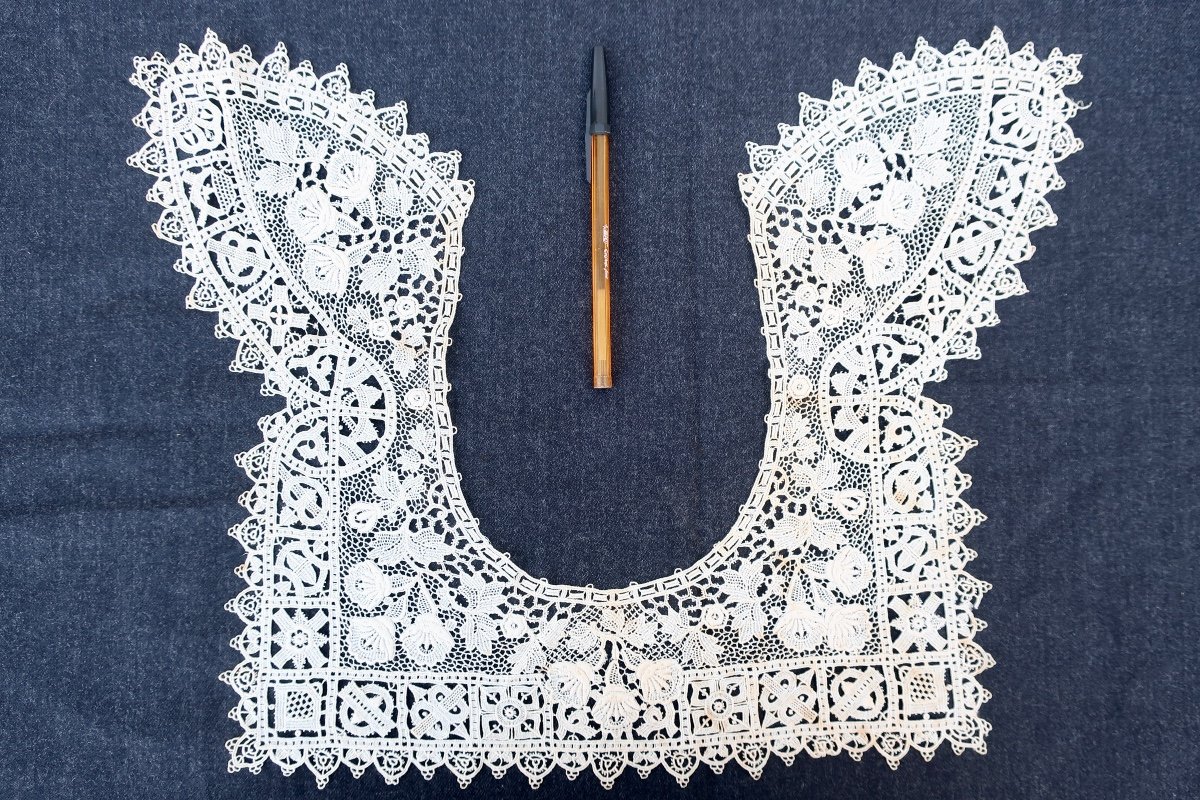 Antique Net Collar And Gloves, Crochet Lace, Circa 1900