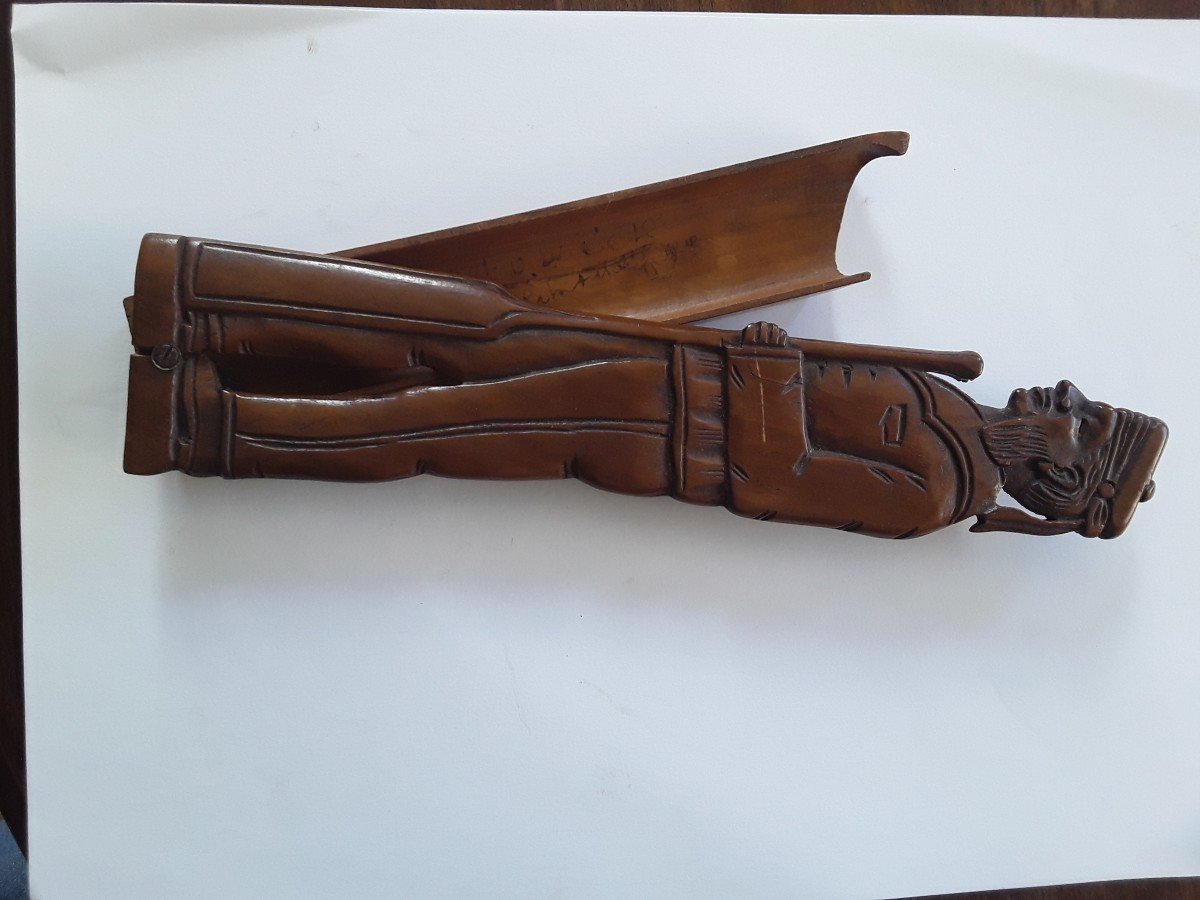 Porte Plume Ou Porte Rasoir Ou Encore Porte Lunettes  En Bois Sculpté  19ème Siecle -photo-1