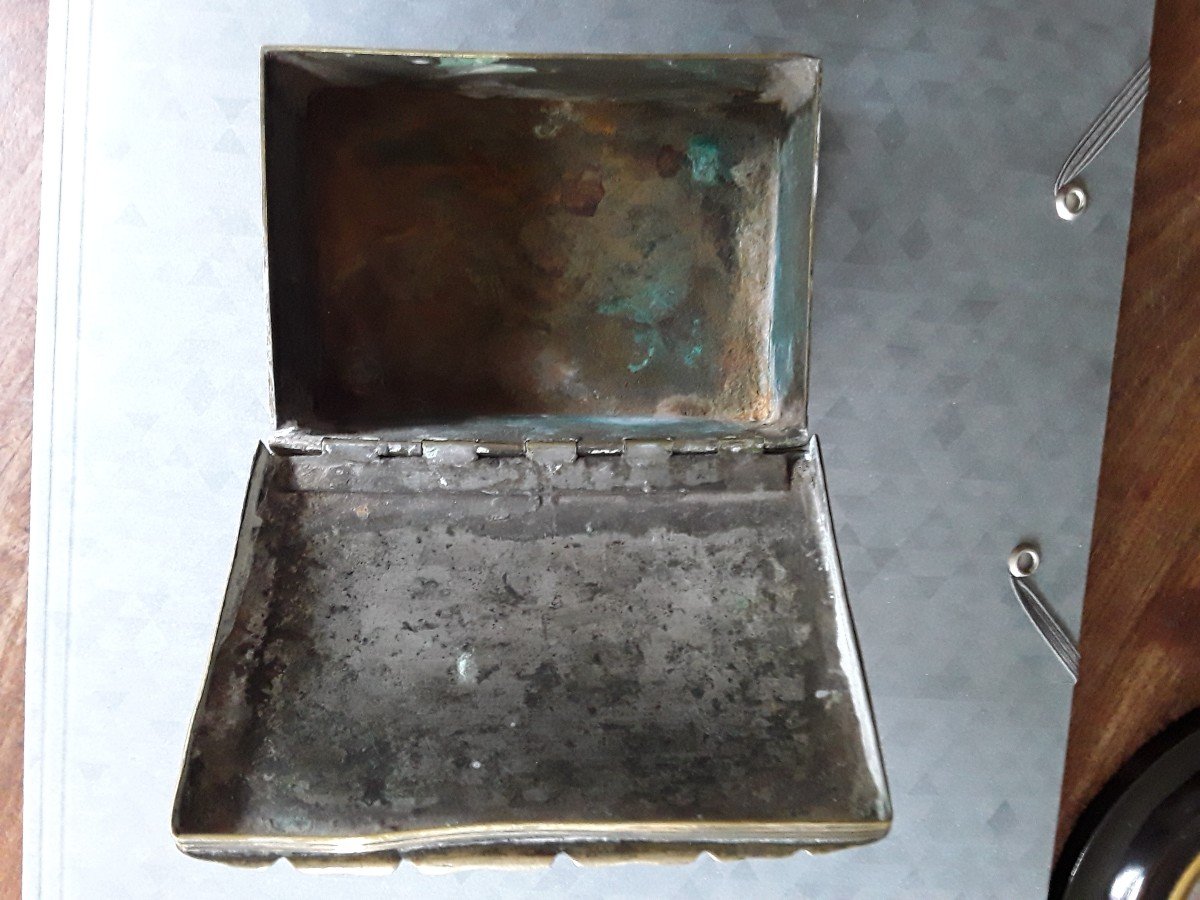 18th Century Brass Table Box Or Snuffbox -photo-1