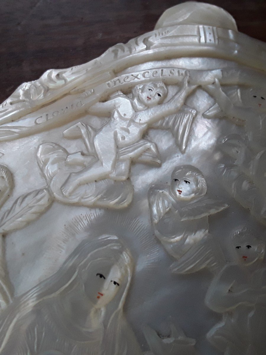 Carved Mother-of-pearl Shell "nativity". Late 18th Century Early 19th Century -photo-1