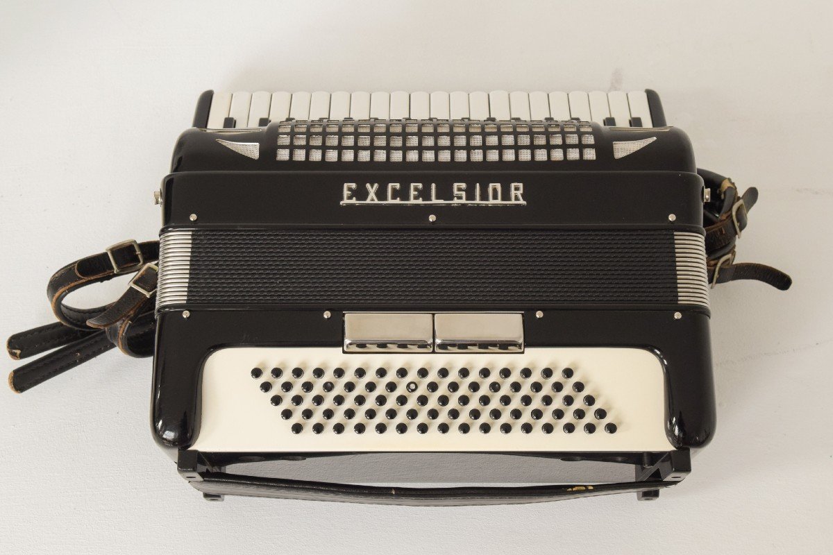 Excelsior Accordion - Mod. 304