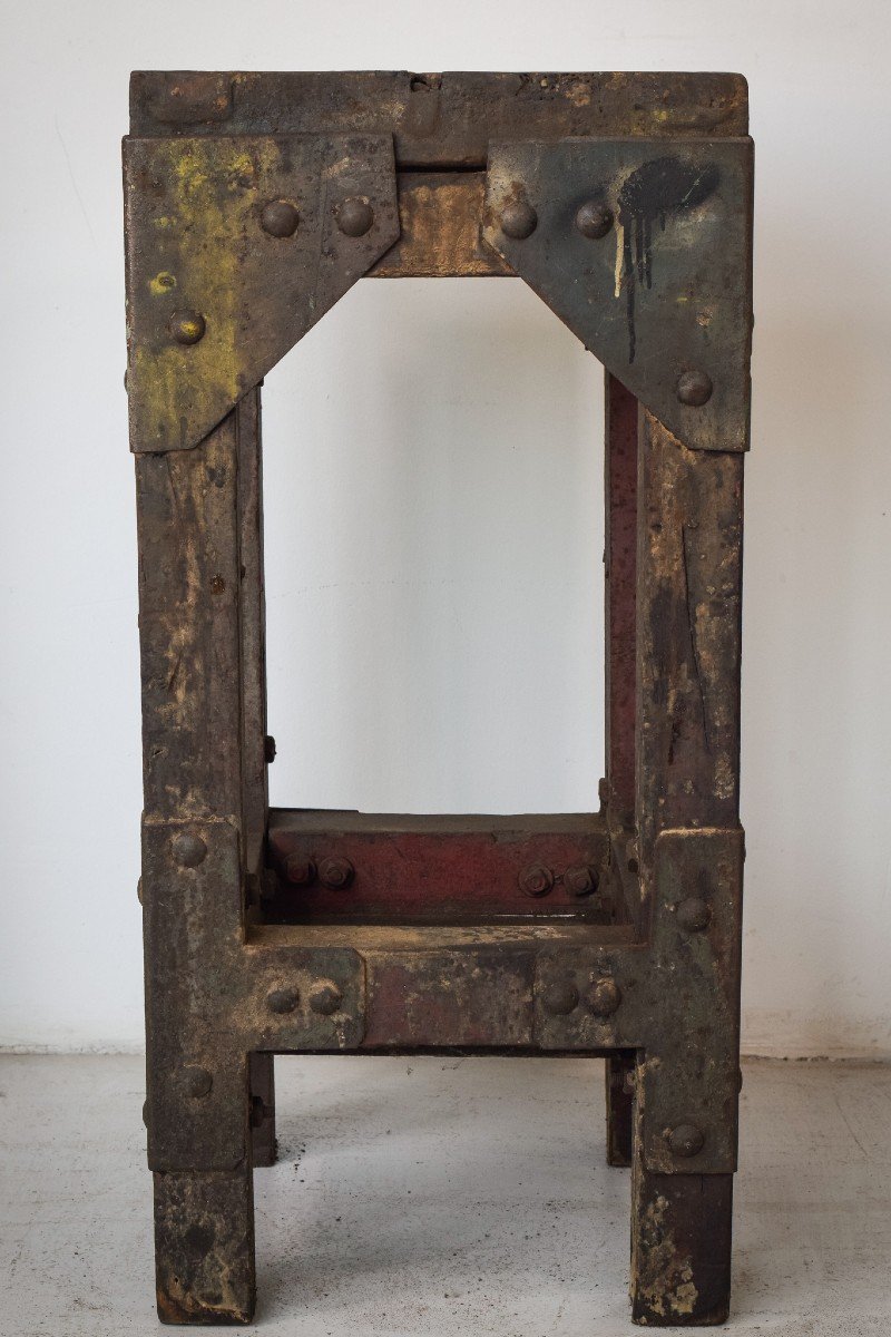 Industrial Stand With A Solid Iron Top - Early 20th Century-photo-6