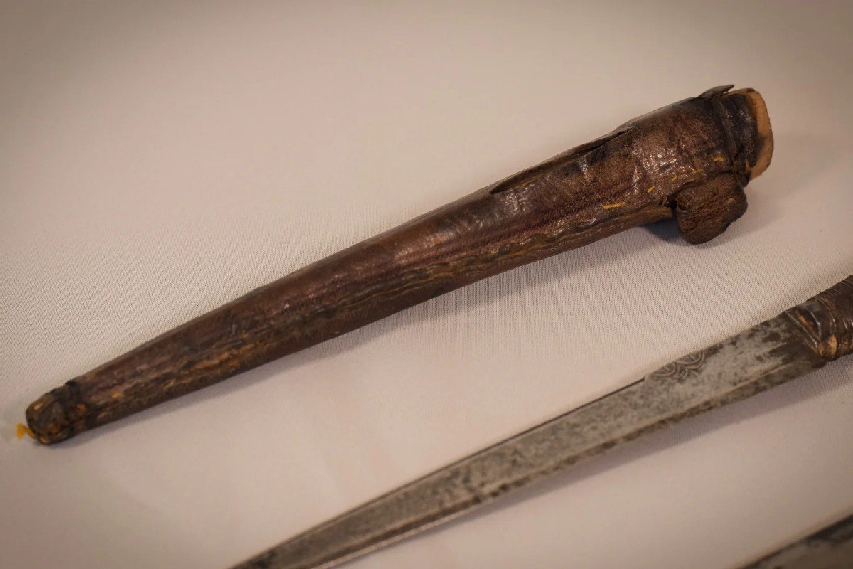 Early 17th Or 18th Century - Two Hunting Knifes Or Daggers One With Leather Sheaf-photo-3