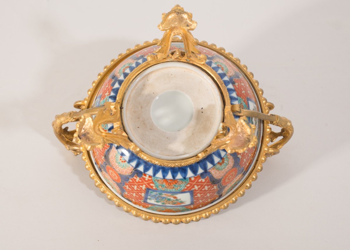 19th Century Chinese Or Japanese Imari Porcelain Bowl With Gold Mounts-photo-1