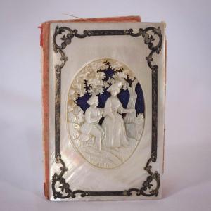 Couverture De Livre Antique En Nacre