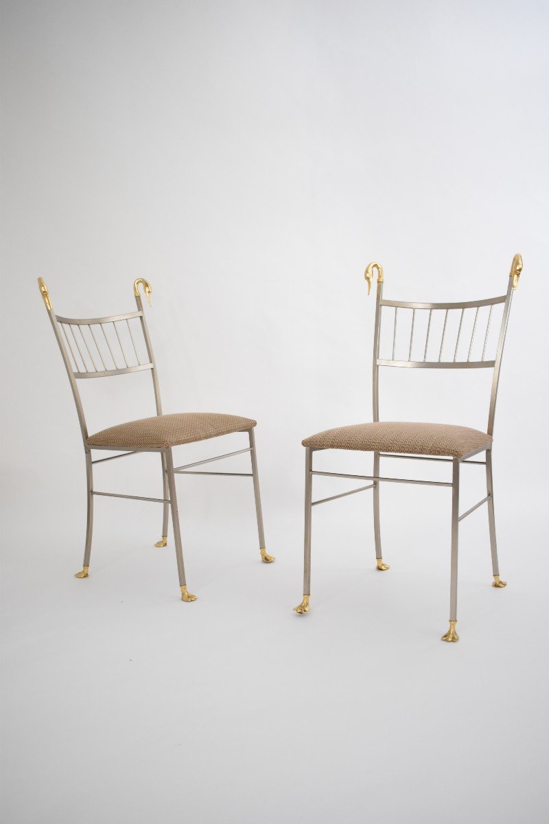 Paire De Chaises Aux Cygnes Métal Et laiton, 1970s.