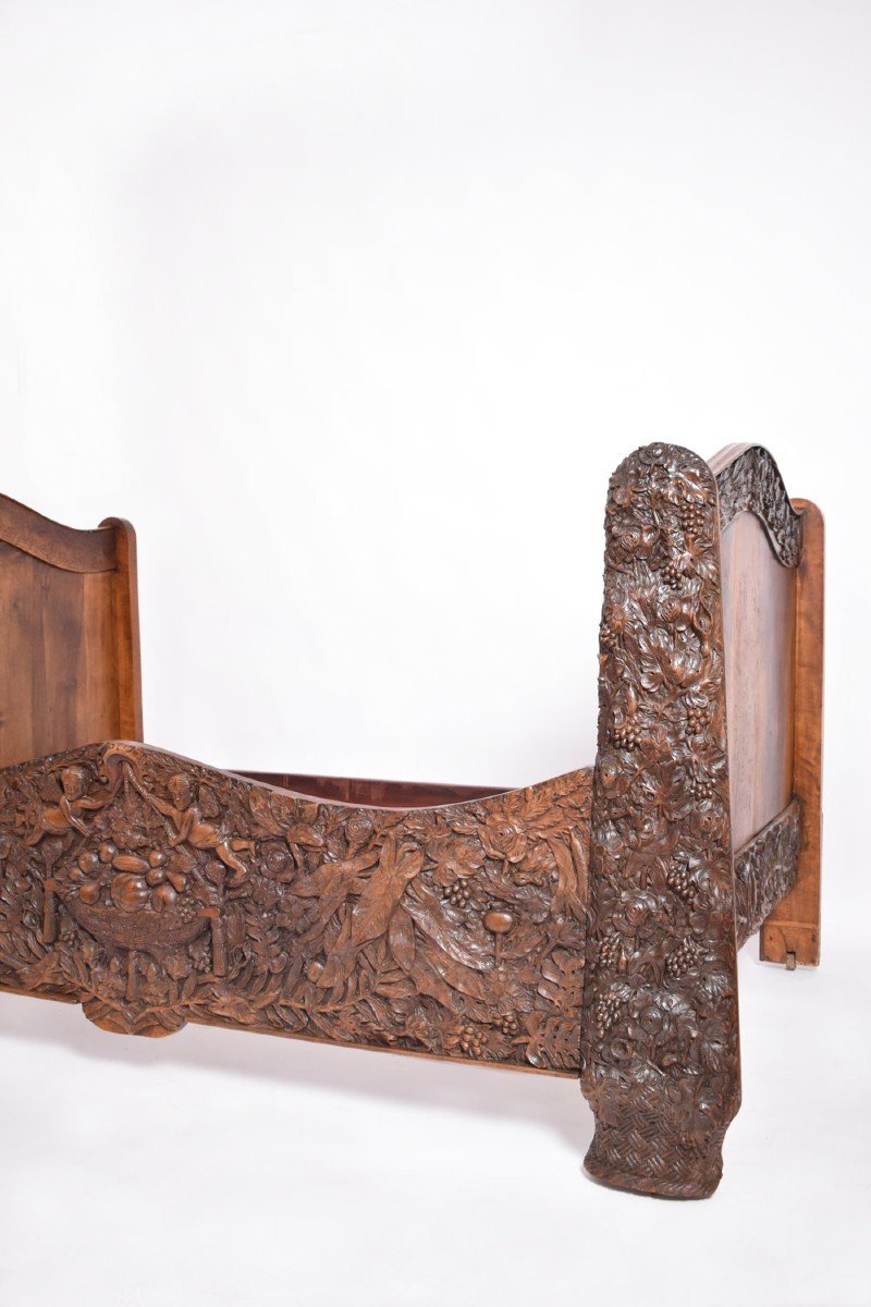 Carved Walnut Bed, Late 19th Century.-photo-3