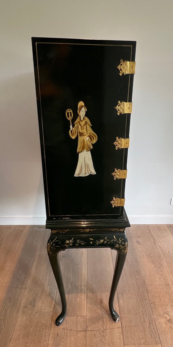 Chinese Lacquered And Gilt Cabinet With Chinese Life Sceenes-photo-6