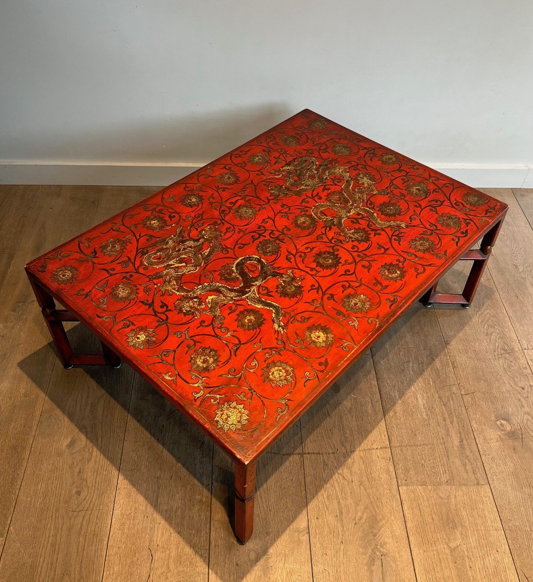 Large Red Lacquered Coffee Table Decorated With Dragons, Interlacing And Floral Motifs-photo-8