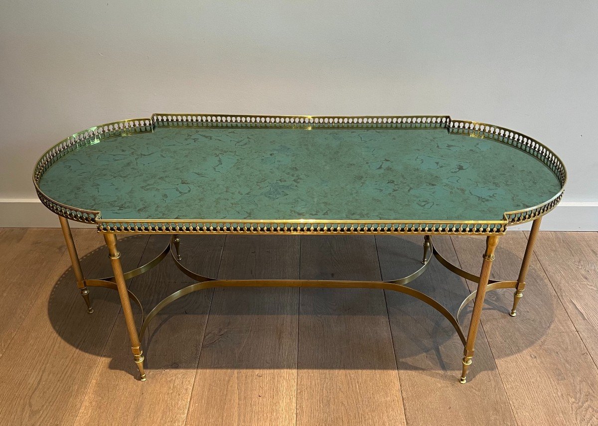 Table Basse De Style Néoclassique En Laiton Et Plateau De Miroir églomisé. Travail Français 