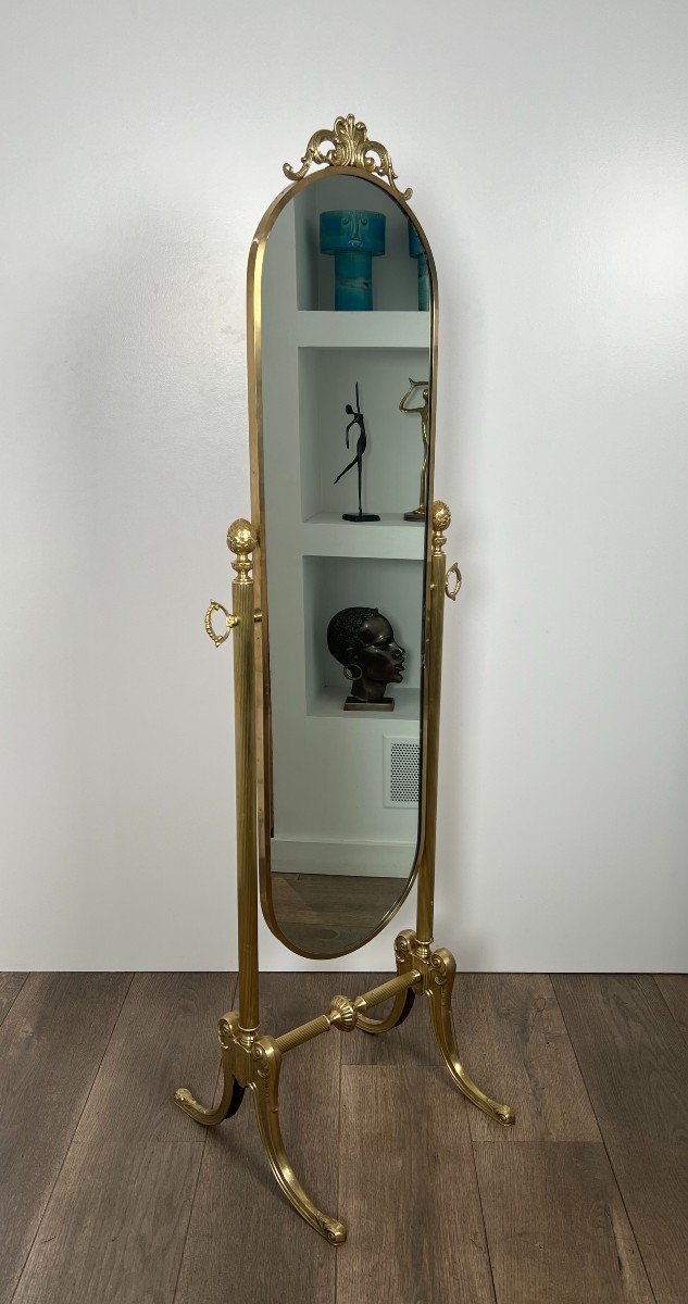 Miroir Psyché De Style Néoclassique En Laiton. Le Miroir Bascule Et S'ajuste à Mesure. 