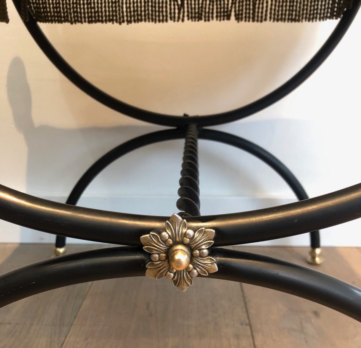 Neoclassical Style Stool In Black Lacquered Metal, Brass And Velvet-photo-6