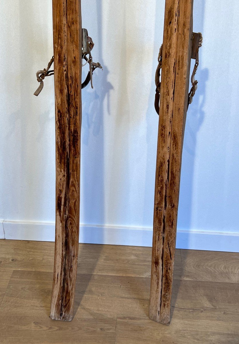 Paire d'Anciens Skis En Bois-photo-6