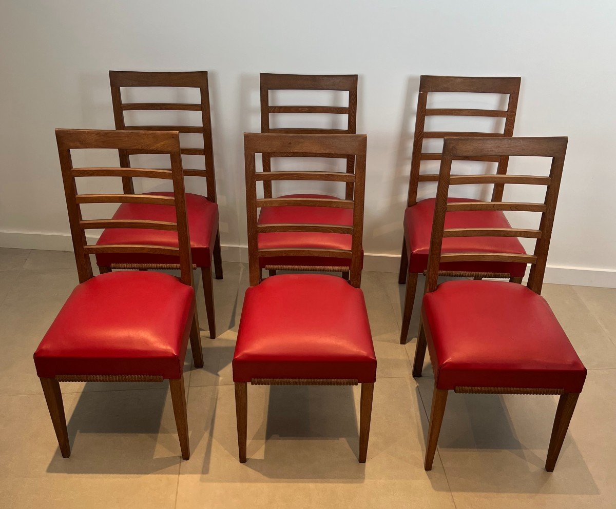 Suite De 6 Chaises En Chêne Et Assises De Skai Rouge. Travail Français. Vers 1940-photo-8