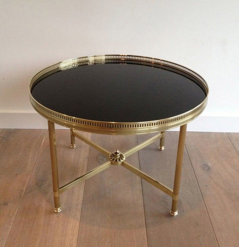 Maison Bagués. Neoclassical Style Round Brass Coffee Table With Black Lacquered Top. French.-photo-2