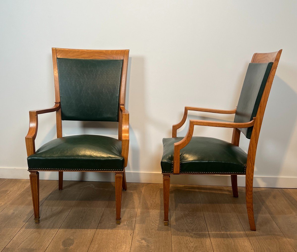 Paire De Fauteuils En Bois Et Cuir. Travail Belge De De Coene Frères. Vers 1940-photo-2