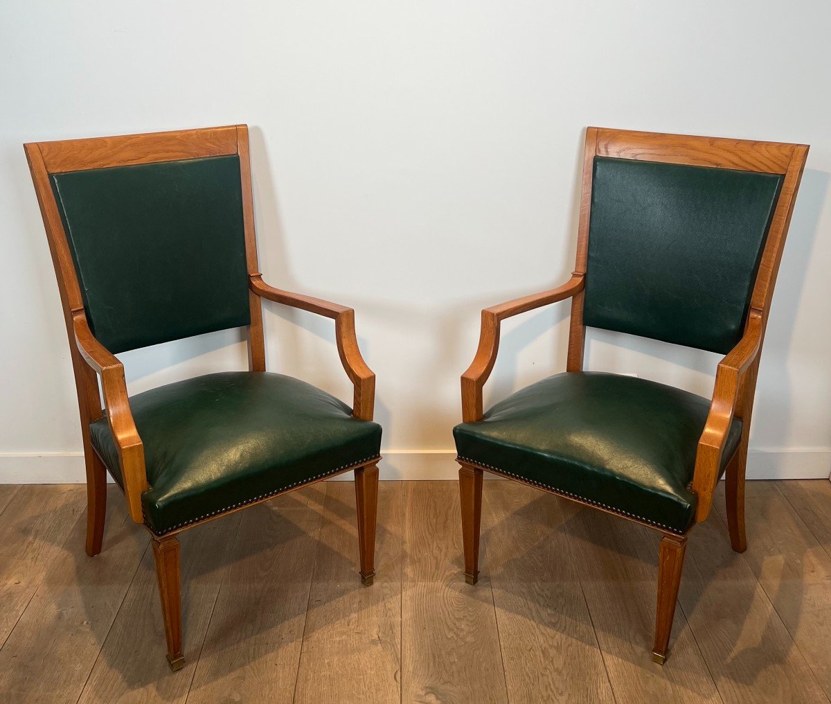 Paire De Fauteuils En Bois Et Cuir. Travail Belge De De Coene Frères. Vers 1940-photo-7