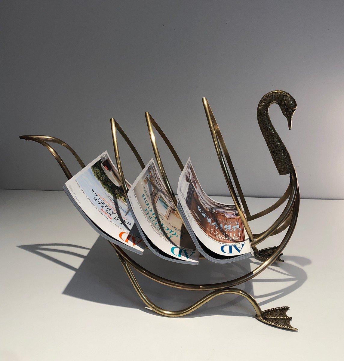 Neoclassical Style Brass Swan Magazine Rack. Italian In The Style Of Maison Jansen. Circa 1940-photo-4