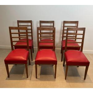 Suite De 6 Chaises En Chêne Et Assises De Skai Rouge. Travail Français. Vers 1940