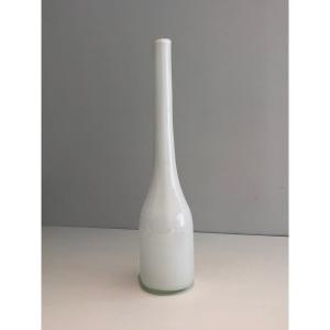 Important Vase en Verre Opalin Blanc