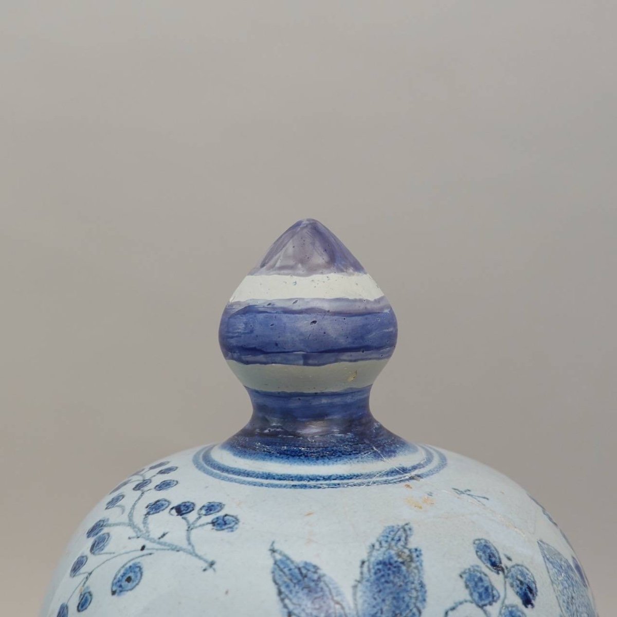 Nevers Faience Vase, 17th Century-photo-7