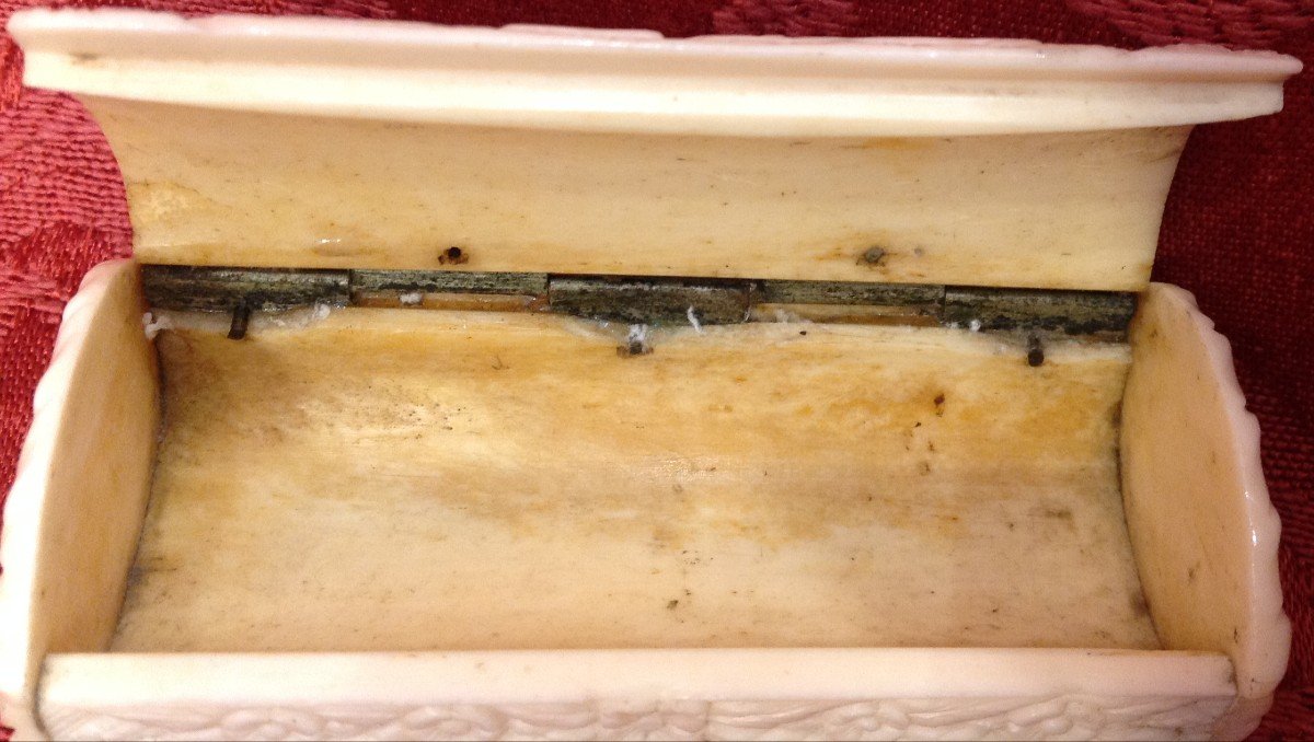 18th Century Snuff Box In Carved Bone-photo-4