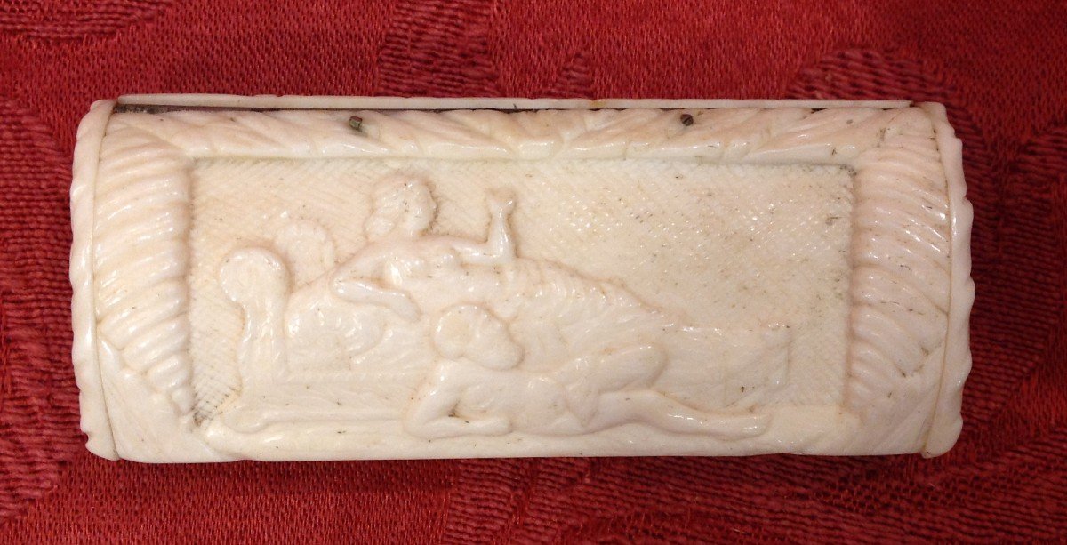 18th Century Snuff Box In Carved Bone-photo-7