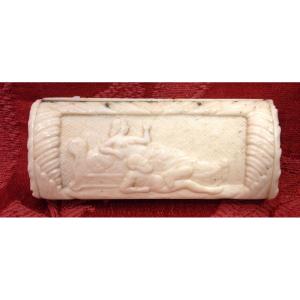 18th Century Snuff Box In Carved Bone