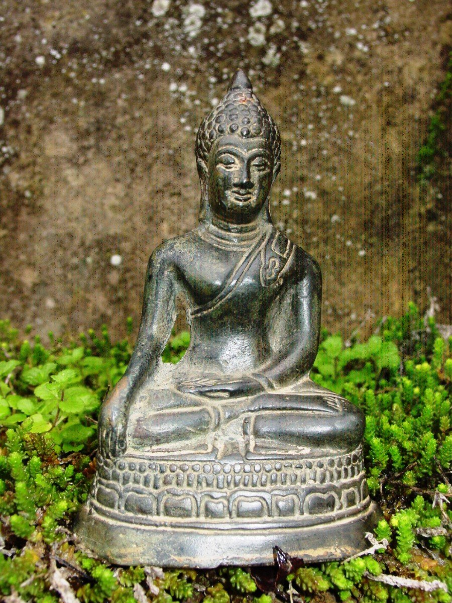 Bouddha En Bronze De l'Ancien Royaume Du Siam. (thaïlande)-photo-1