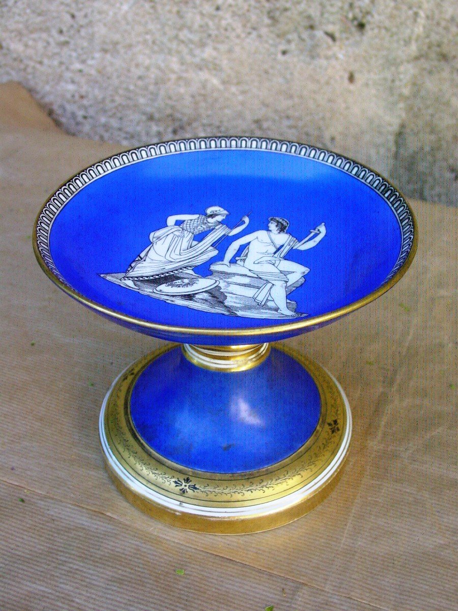 Coupe Porcelaine Décor Néo-grec , Mariage De Raison.....