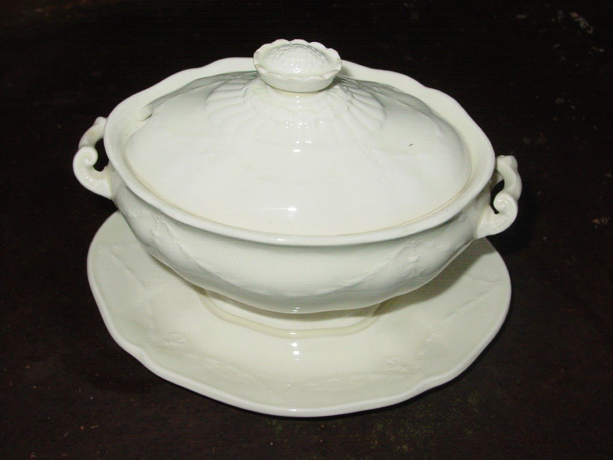 Wedgwood, 19th Century Lidded Gravy Boat-photo-3