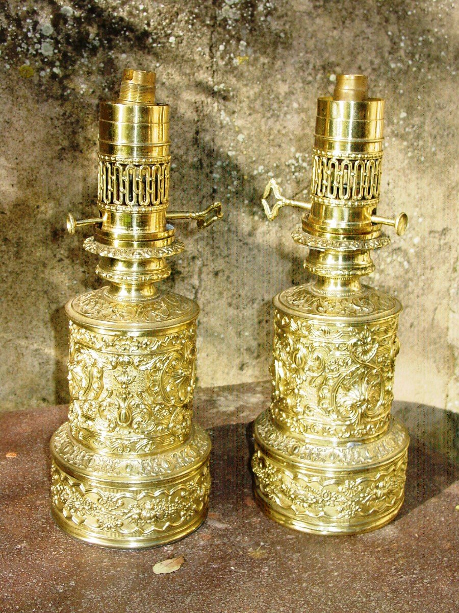 Pair Of Renaissance Style Lamps 1900 Polished & Stamped Brass-photo-3
