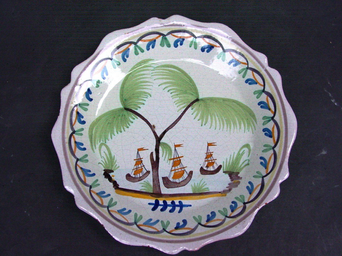 Nevers Plate Around 1800 With Exotic Decor-photo-2