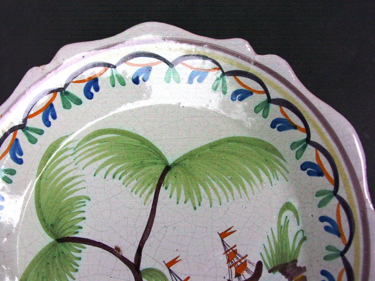 Nevers Plate Around 1800 With Exotic Decor-photo-1
