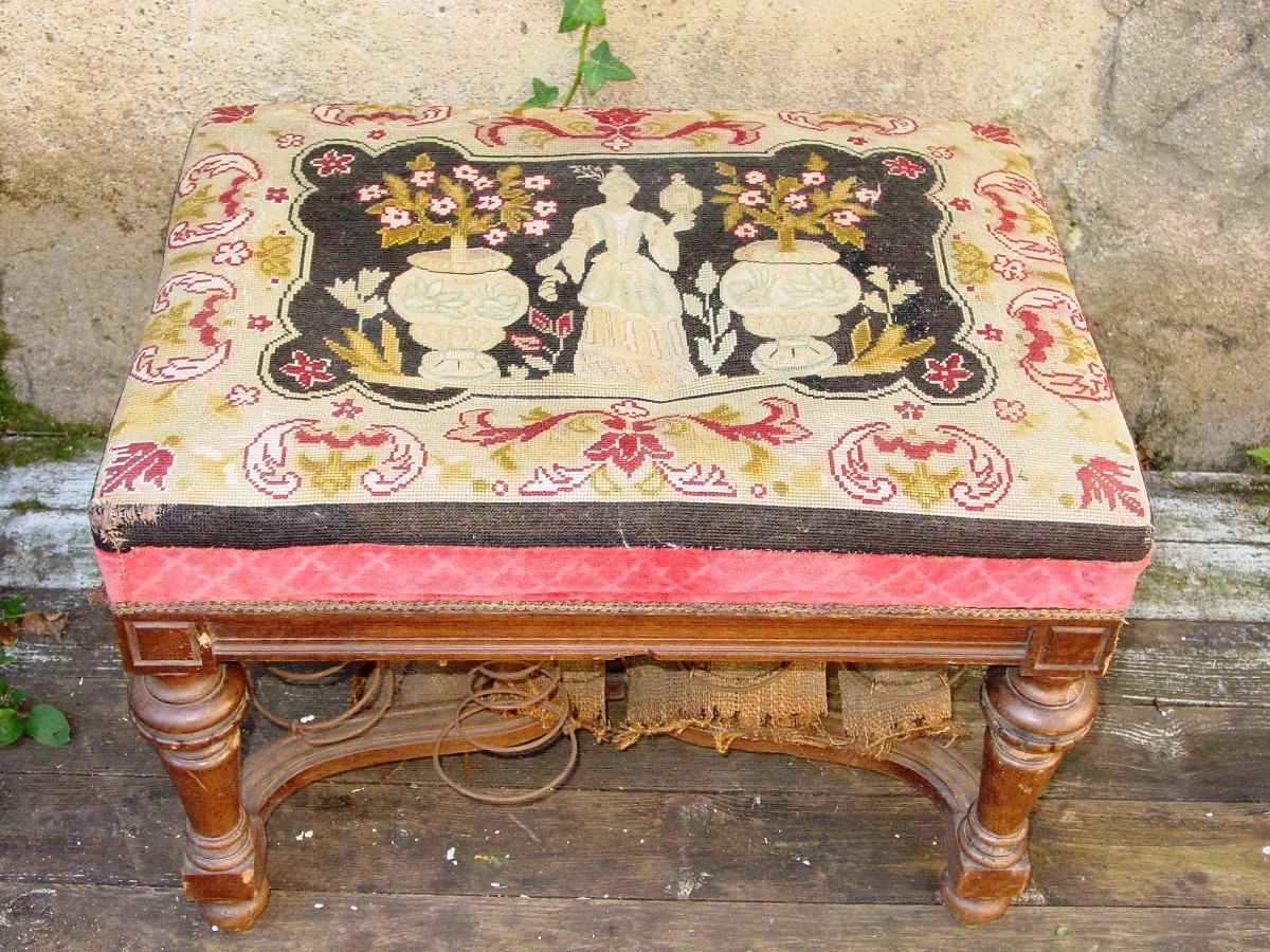 Pouf, Tabouret, Petite Banquette Style Renaissance Tapisserie Au Point