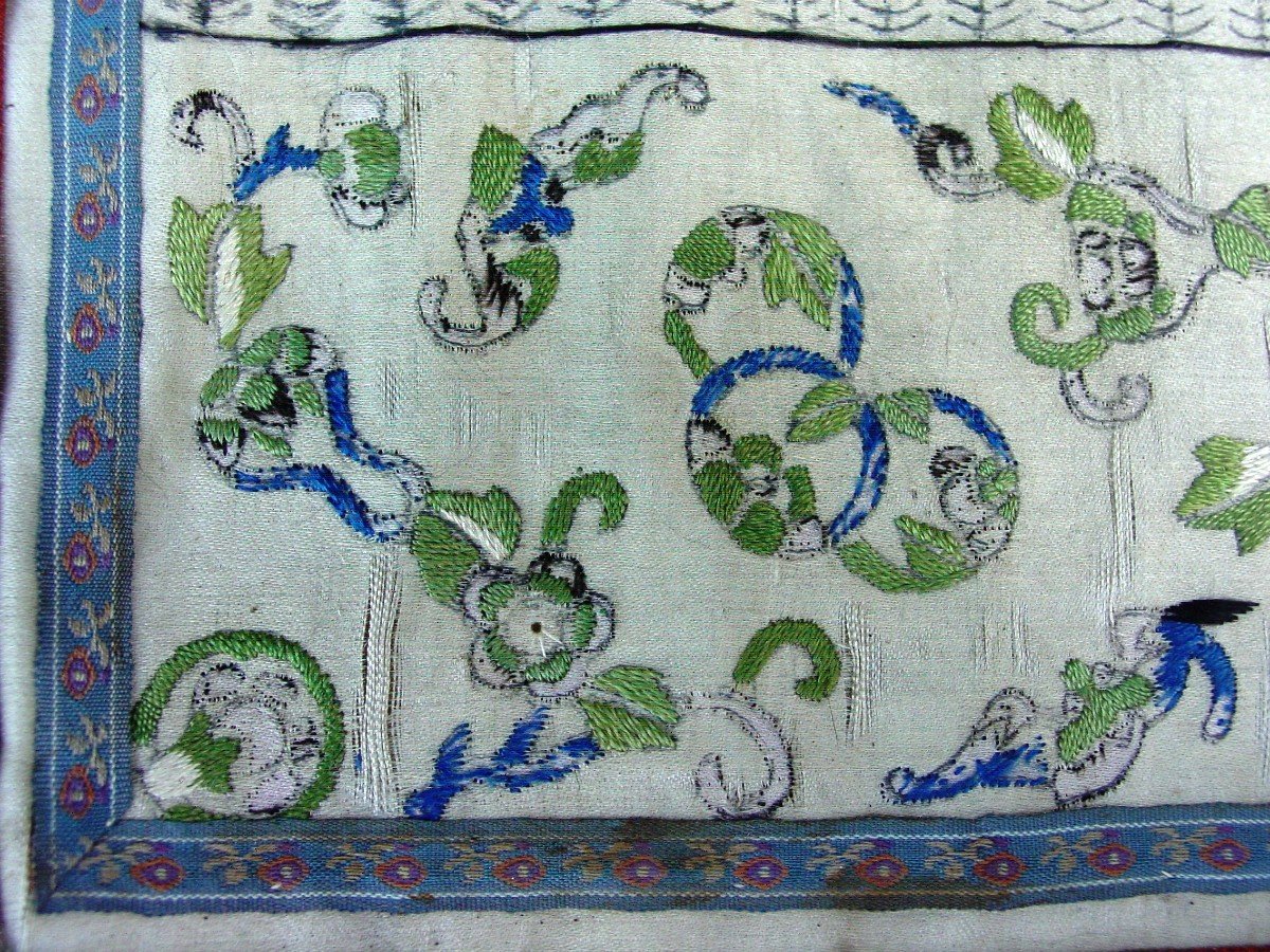 Small Embroidered Silk Panel Ancient China-photo-2