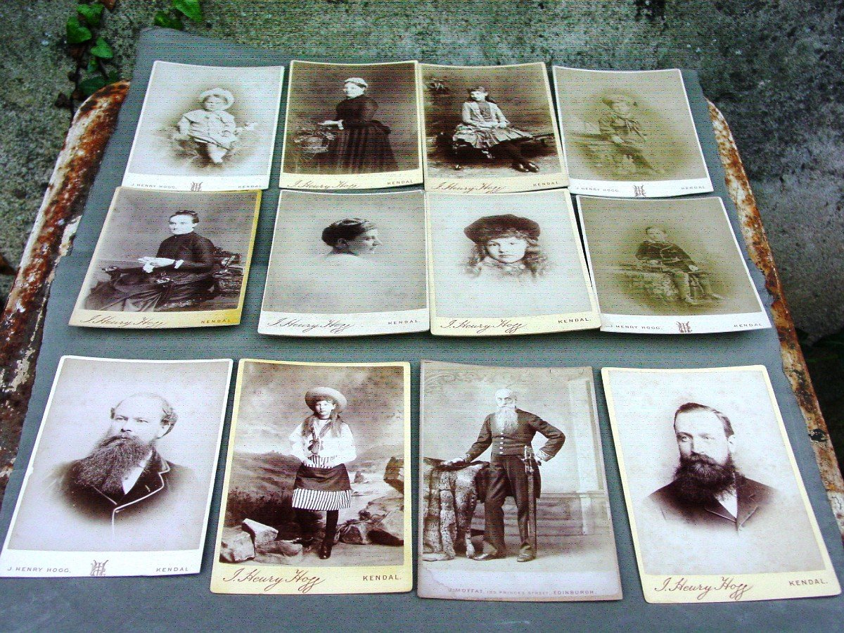 (format: 16.8 X 10.8 Cm.) 12 Portraits Of English Bourgeois Around 1885 -photo-2